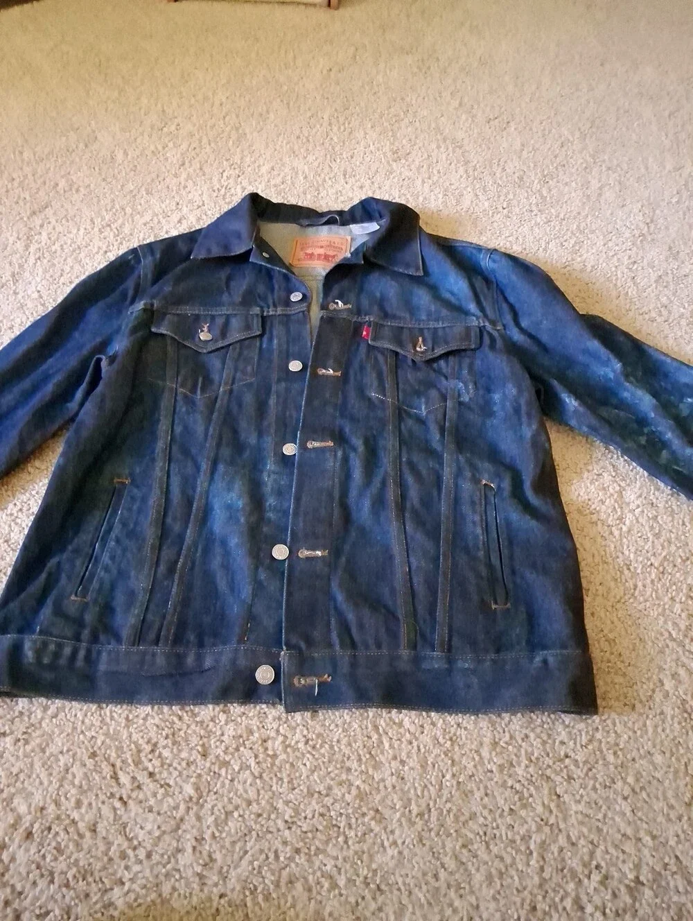 Vintage 1990's Levi Dark Blue Denim Trucker Jacket. Size XL